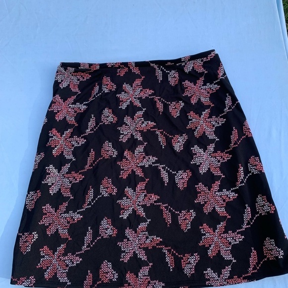 Vintage Express Cross Stitch Black Floral Embroidered Pencil Skirt Medium‎ Pink - Picture 6 of 6